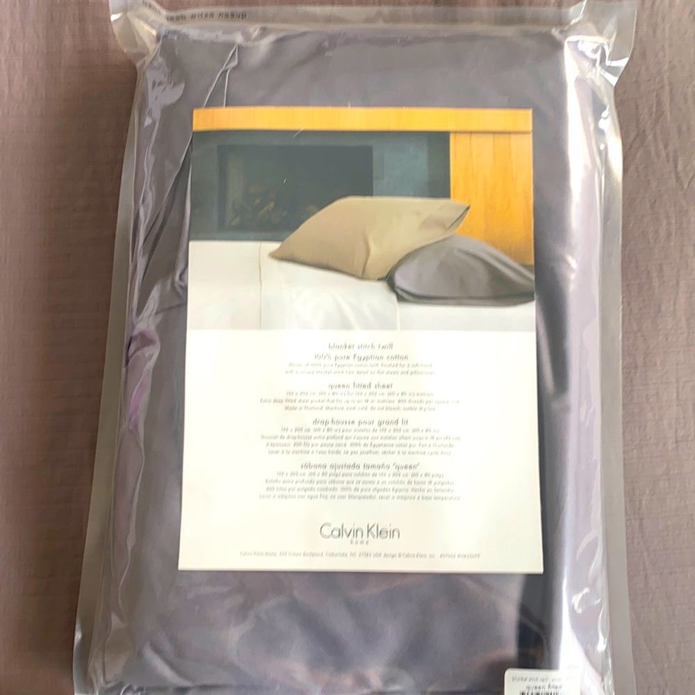 Calvin Klein fitted sheet